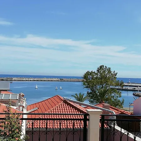 Апартаменты Nikoleon Historical Center And Sea View House *