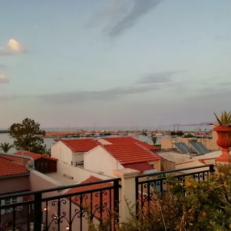 Апартаменты Nikoleon Historical Center And Sea View House