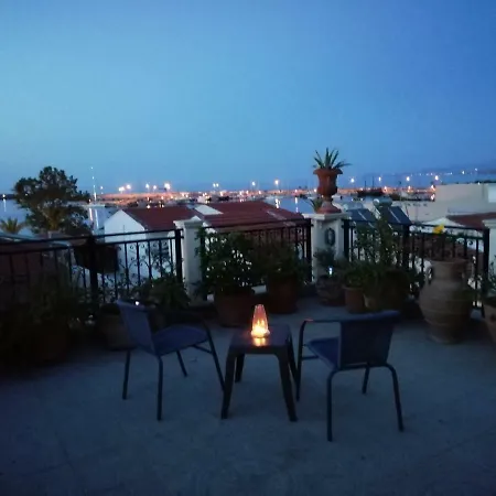Апартаменты Nikoleon Historical Center And Sea View House