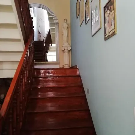 Nikoleon Historical Center And Sea View House Апартаменты *